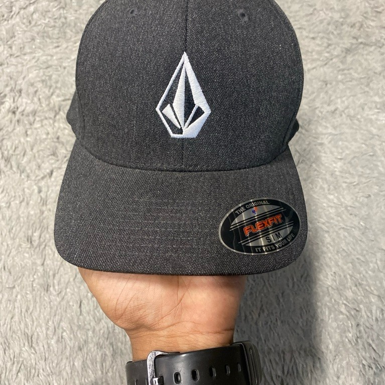TOPI FLEXFIT VOLCOM
