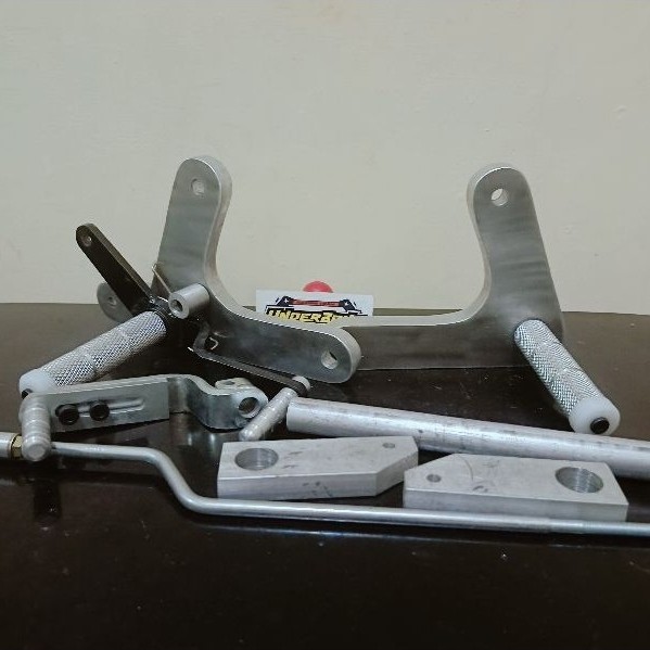 Footstep Underbone Yamaha F1ZR Duralium Roadrace UB2T