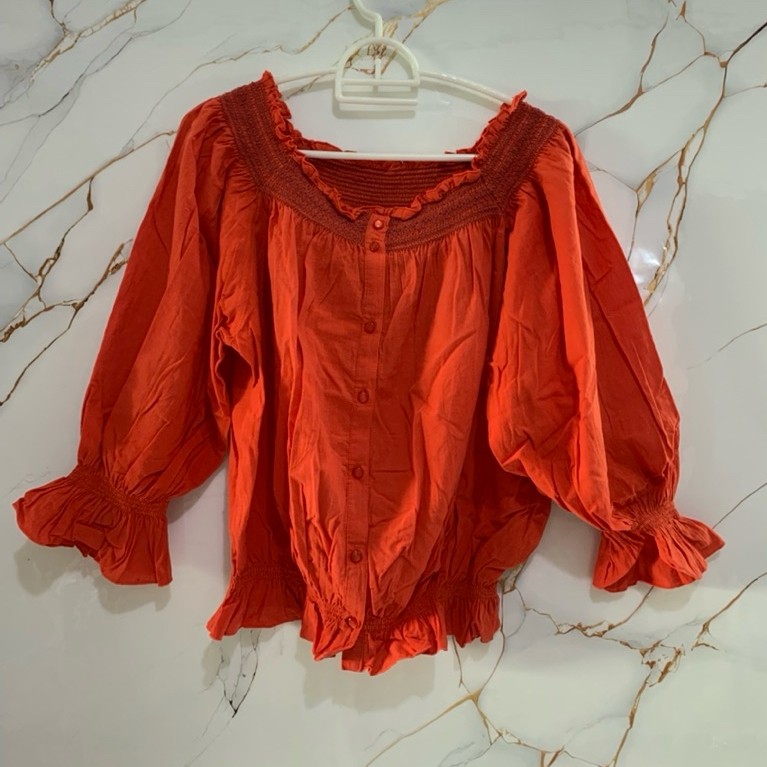 Preloved Sabrina Top/Cardigan/Rajut/Dress/Blouse Preloved