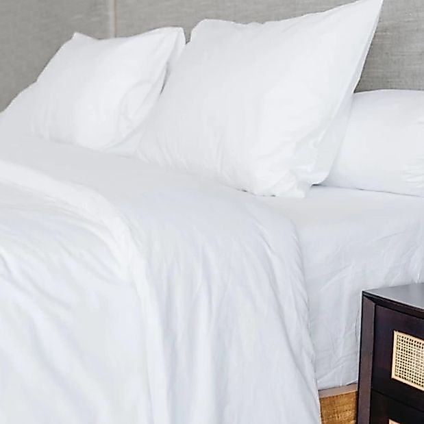 Quilt Cover/ Sarung Duvet Putih Hotel Ukuran: 220x230 Warna : putih Bahan: CVC TC300