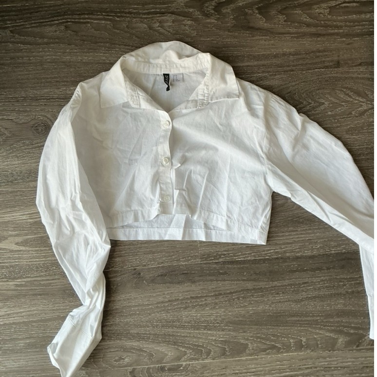 preloved kemeja crop hnm