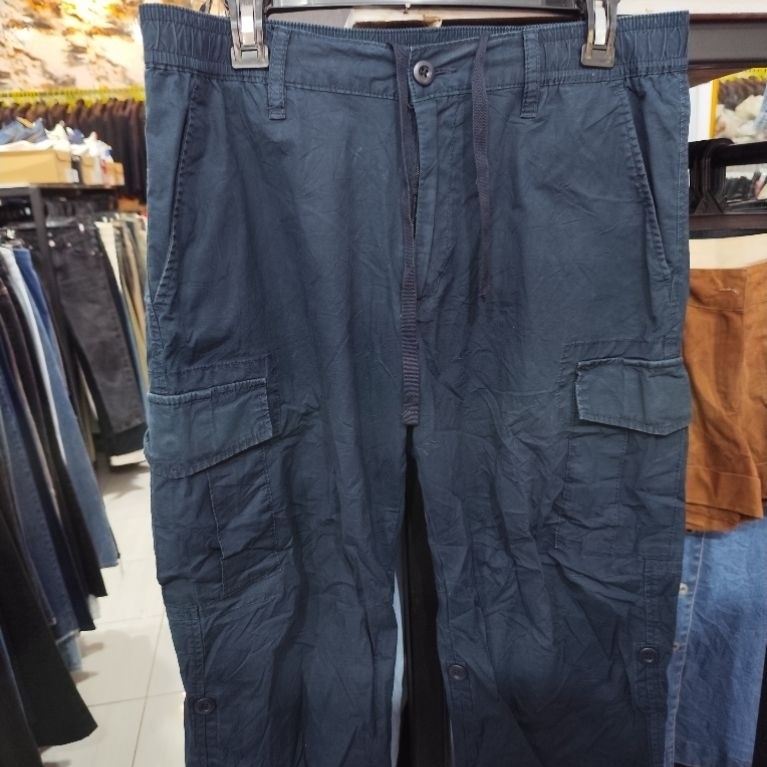 CELANA CARGO UNIQLO ORIGINAL, CELANA PENDEK CARGO, CELANA CASUAL, CELANA LIFESTYLE