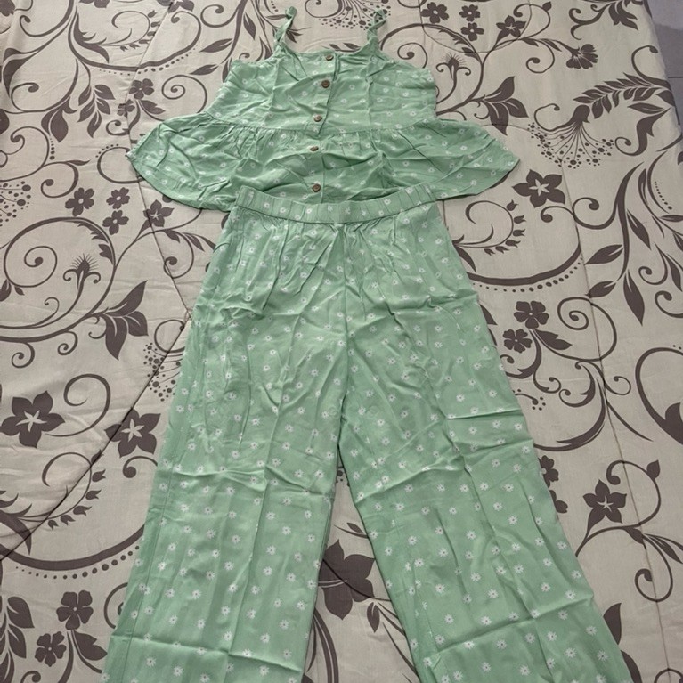 Preloved 1 set atasan dan bawahan H&M 9-10 years