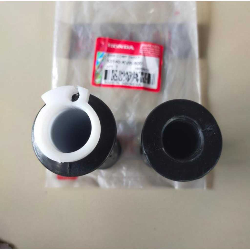 HAND GRIP KARET STANG (1 SET) HONDA BEAT KARBU,VARIO KARBU,SCOOPY,SPACY KARBU KVB-900 ORIGINAL
