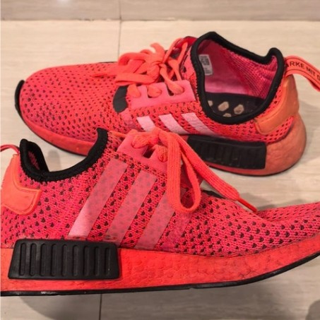 ORIGINAL ADIDAS 100% SECOND SIZE 38, Adidas NMD R1 Primeknit “Solar Red , Sepatu Running Women Secon
