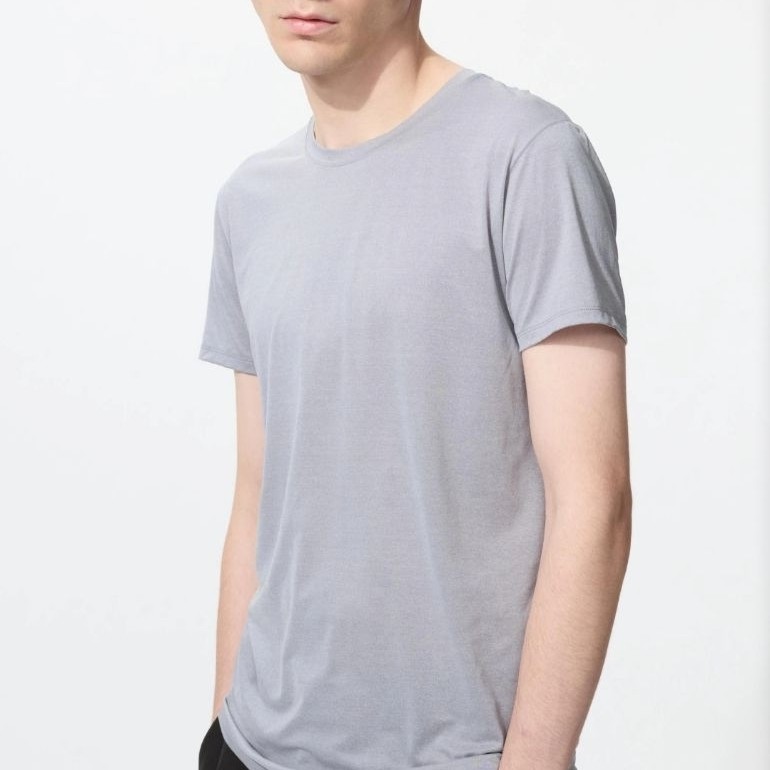 Kaos Daleman Uniqlo airsm