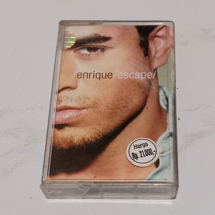 Kaset Pita Enrique Iglesias-Escape