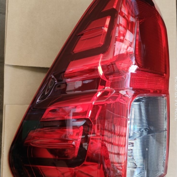 stop lamp hilux 2016-2023