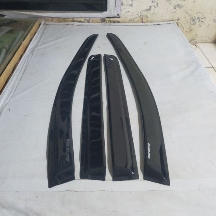 Talang air mobil XPANDER CROSS slim