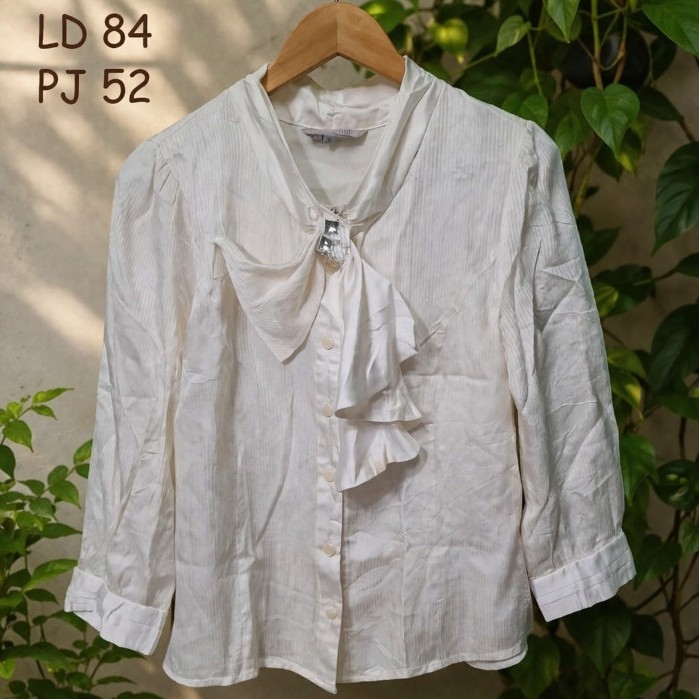 Blouse Putih Polos Bahan Satin Chiffon