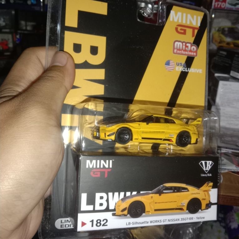 MINI GT #182 NISSAN GT-RR R35 YELLOW
