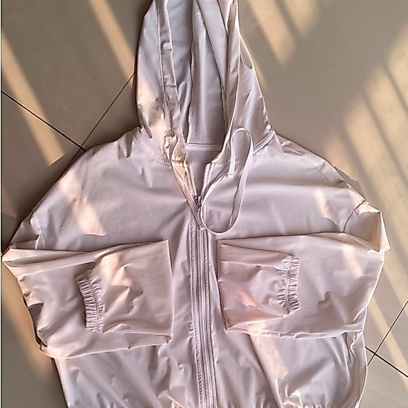preloved jaket olahraga