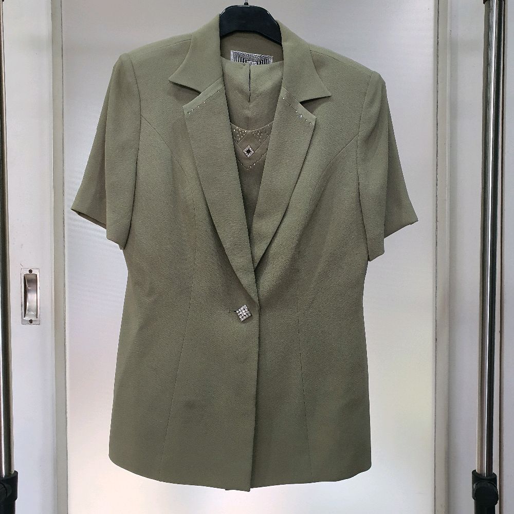 W setelan formal wanita atasan inner outer rompi jas bawahan celana babak hijau sage preloved second