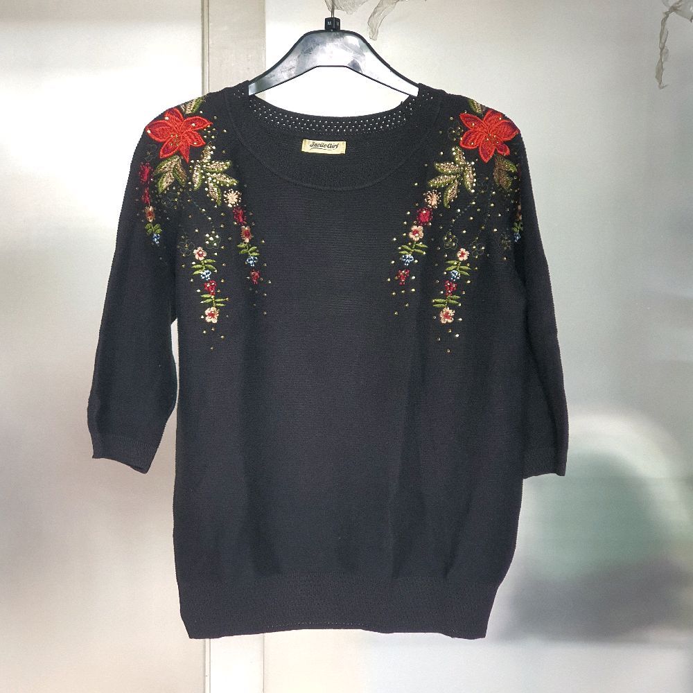 K baju wanita atasan sweater baju hangat rajut knit invite girl hitam motif bordir bunga preloved  K
