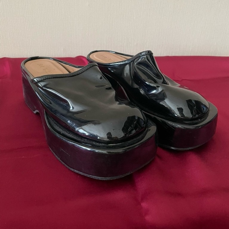 (Pre-loved) MTW Black Clogs sz 38