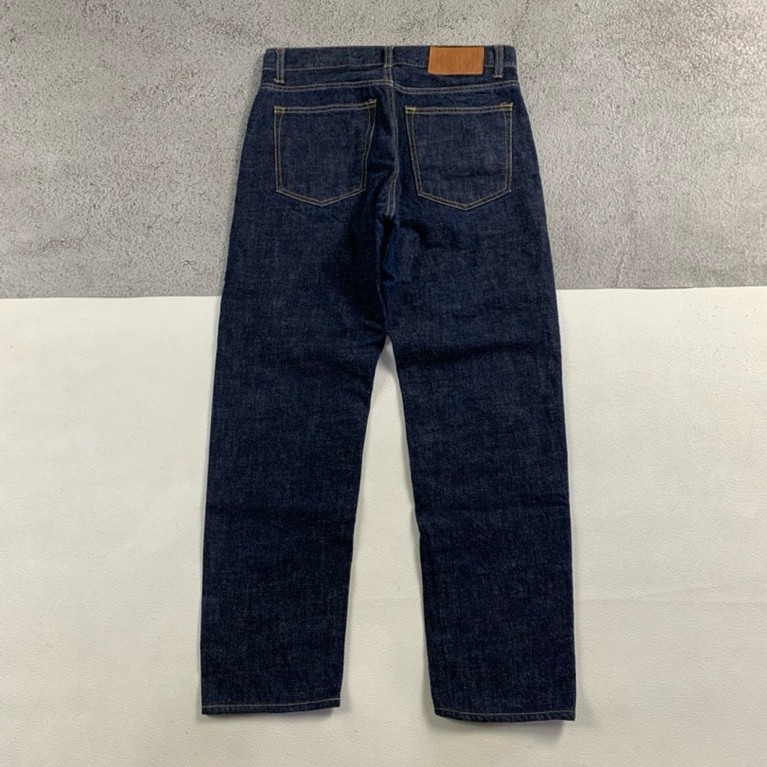 NV-142 Denim indigo master jeans   Size 31 Lebar pinggang 82cm Panjang 96cm Paha 29cm Open leg 17cm