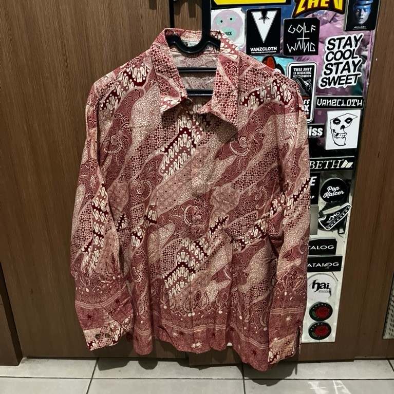 Kemeja Batik Lengan Panjang Pria Merah Cream