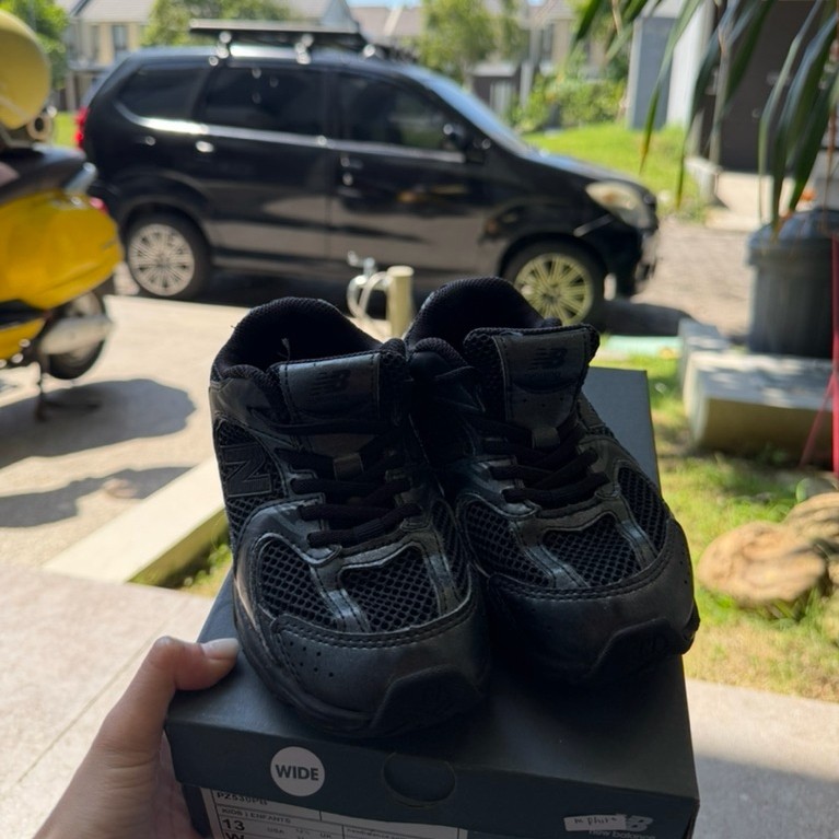 Preloved sepatu anak NB