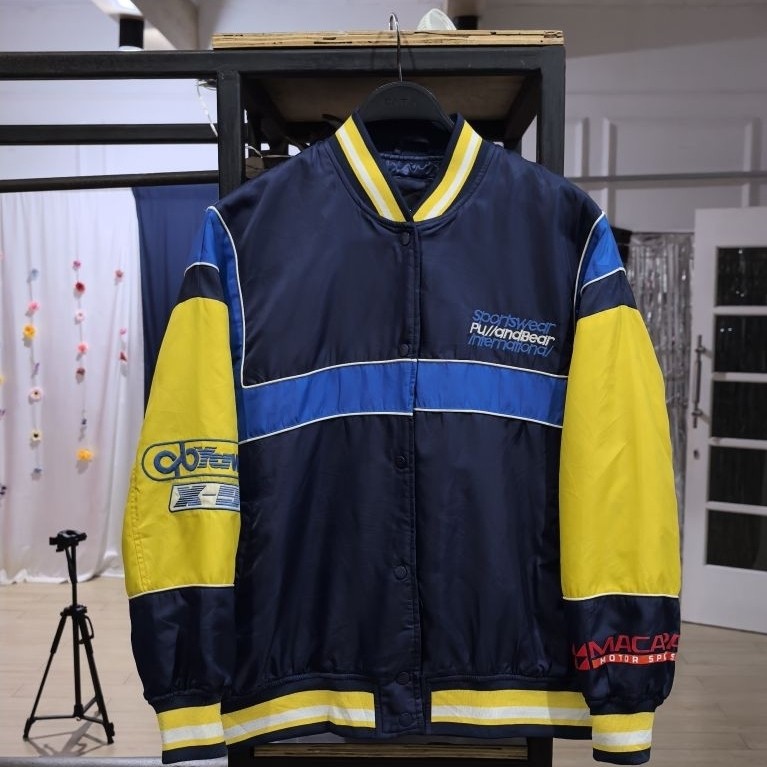 jaket Varsity pull and bear