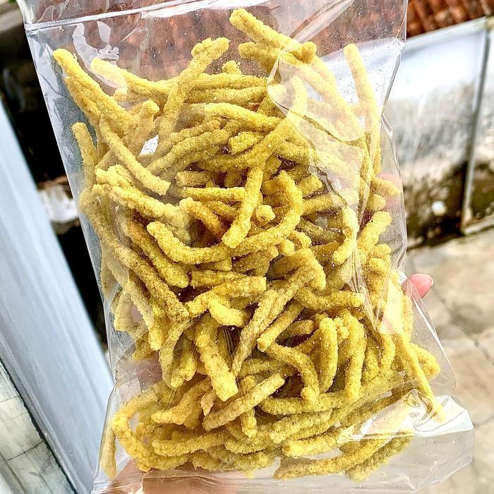 Krumi Kerupuk Mie 250 Gram Krupuk Viral Kuning Gulung Pedas Cikruh Matang Pedas Anclom Renyah Gurih 