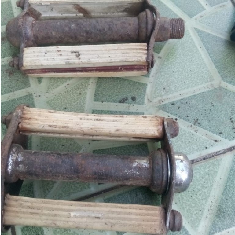 PEDAL PUTIH SEPEDA ONTHEL,PEDAL SEPEDA LAWAS
