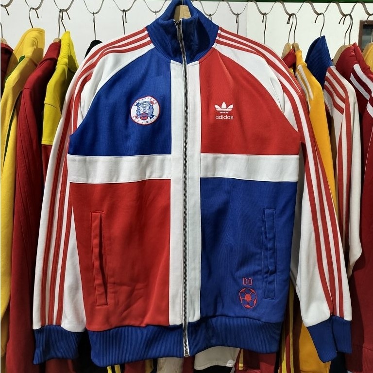 Tracktop Adidas Worldwide | Dominika