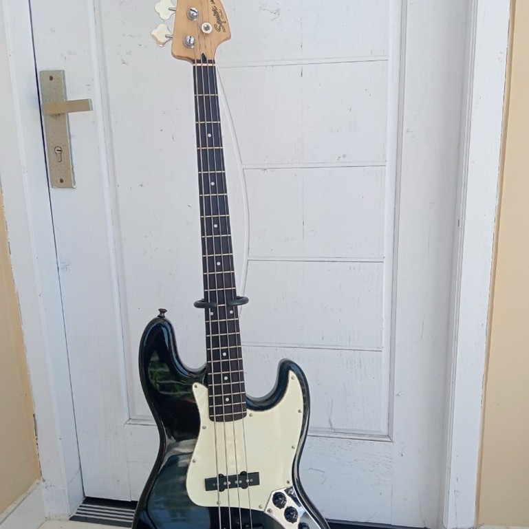 Squier Jazz Bass Standart Series Made In Indonesia