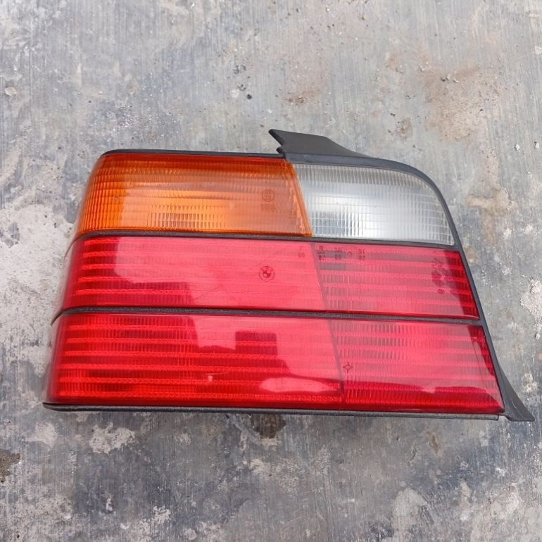 stop lamp bmw e36 original hampir mulus