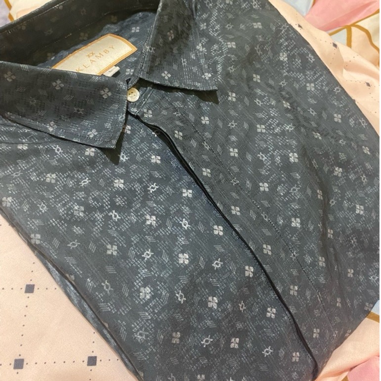 preloved kemeja wearing klamby sambas size L