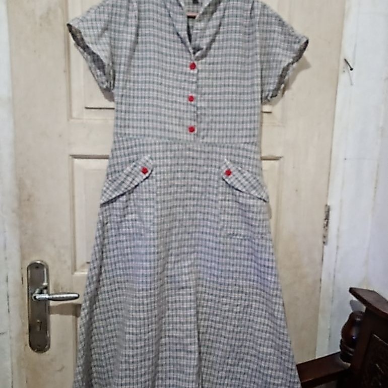 Z8, DRESS WANITA UKURAN S LD 86 CM, PANJANG BAJU 110 CM
