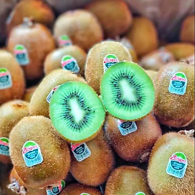 Buah kiwi green zespri