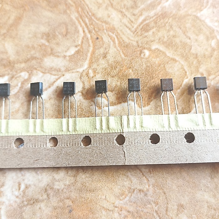 BF422 ORIGINAL KEC ORI ASLI BF422 B F422 B F BF422 TRANSISTOR TR ORI roll renceng renteng kertas rol