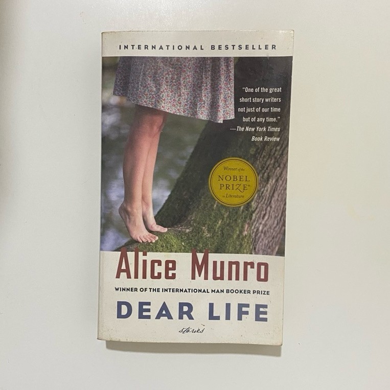 Preloved Novel Bahasa Inggris Dear Life - Alice Munro