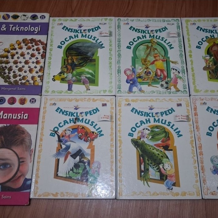 Preloved Buku Ensiklopedia Mengenal Sains dan Ensiklopedi Bocah Muslim