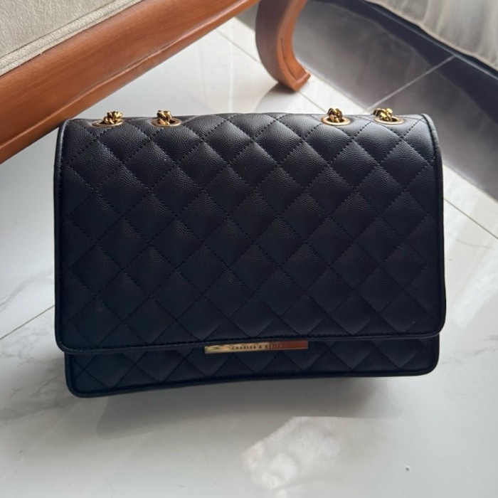 PRELOVED TAS CHARLES & KEITH