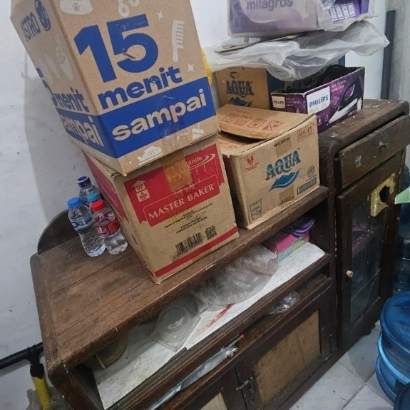 Lemari Piring Kayu Pendek