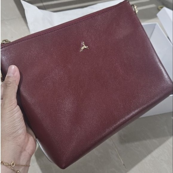 preloved tas povilo maroon bag