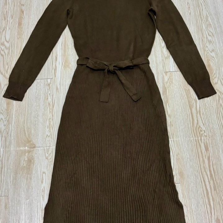 Dress Oneset Knit Rajut GU preloved