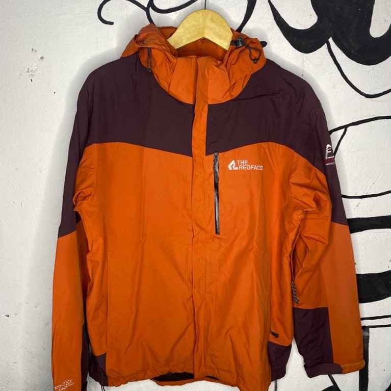 jaket outdoor the red face