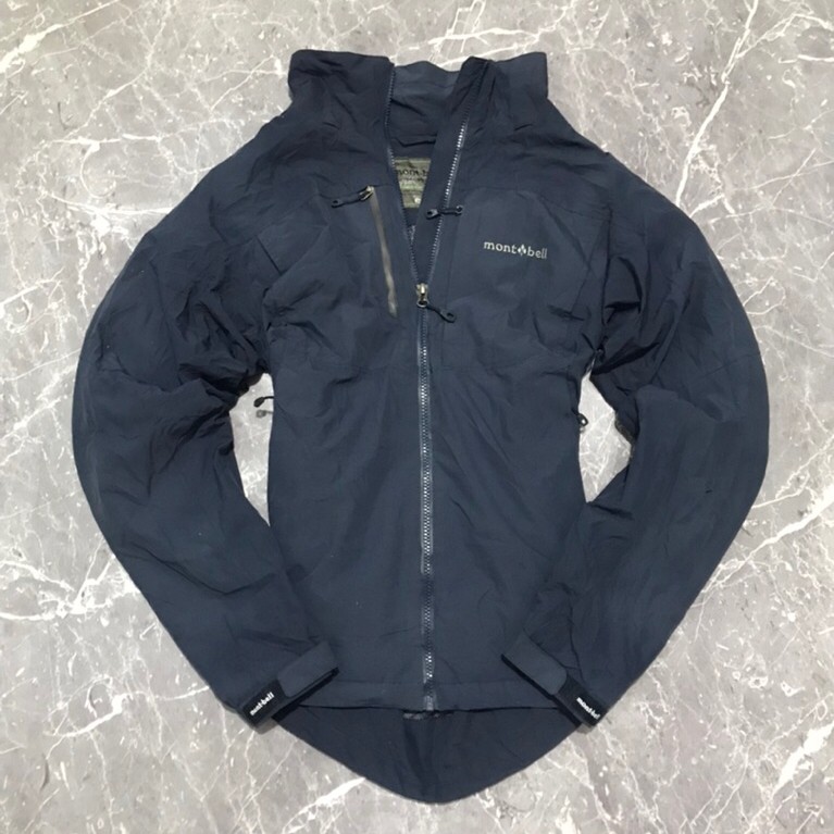 Jaket Outdoor montbell