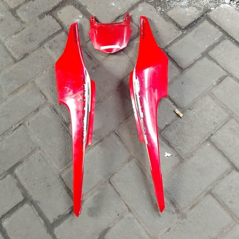 cover body belakang CBR150R old knan kiri set cover trail ori copotan utuh