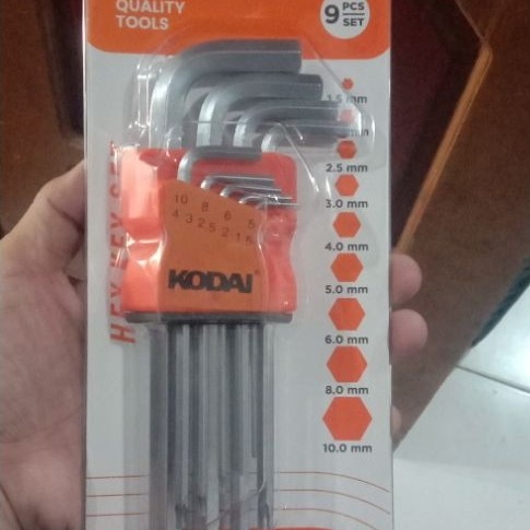 satu set kunci L