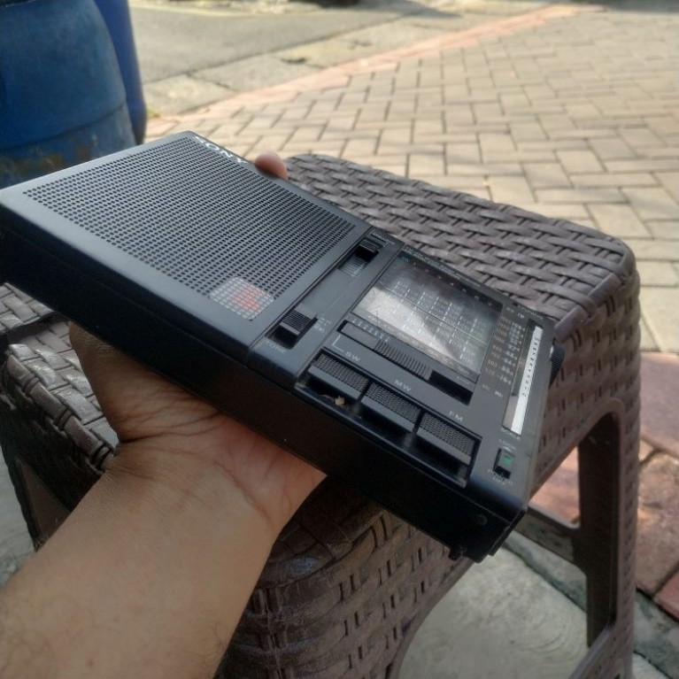 radio sony icf 7600A