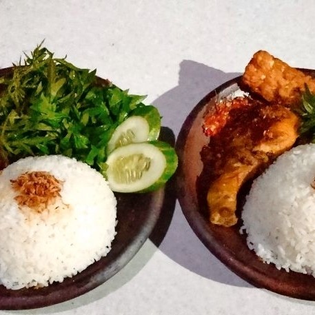 Ayam penyet