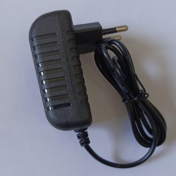 HANYA AC/AC Adapter atau AC ADAPTOR cocok UNTUK ALTO professional ZMX 122 FX / ZMX122 FX / ZMX 122FX