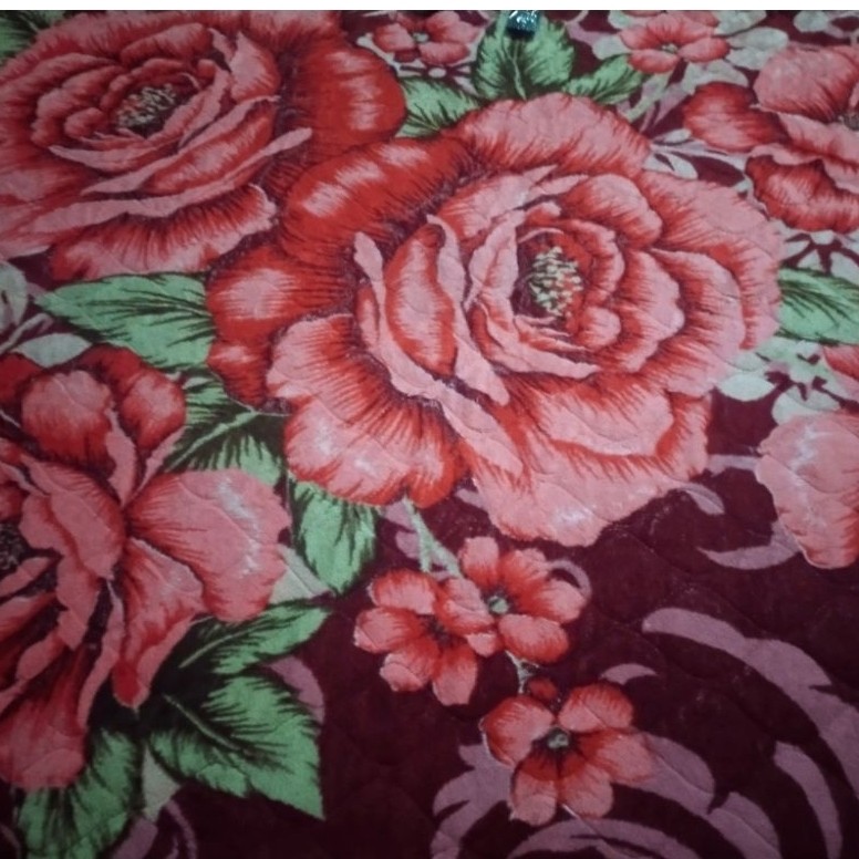Preloved Karpet Motif Bunga