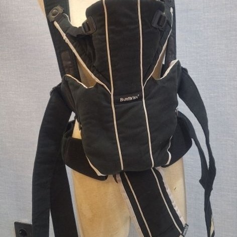 Gendongan BABY BJORN PRELOVED
