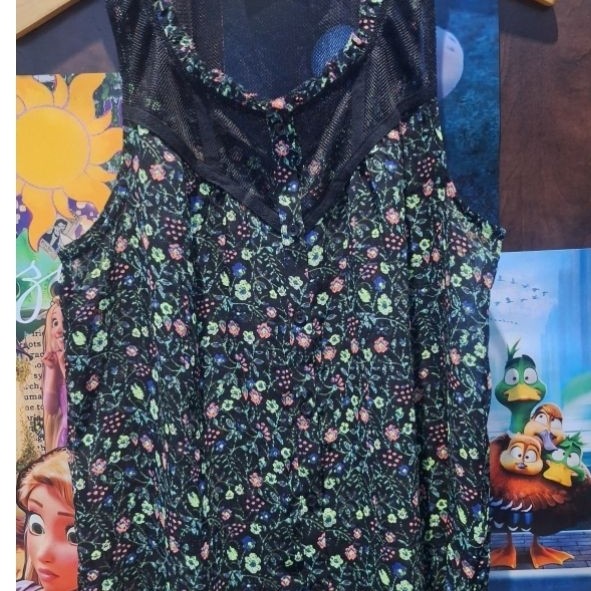 Blouse kutung brand princess vera wang size M