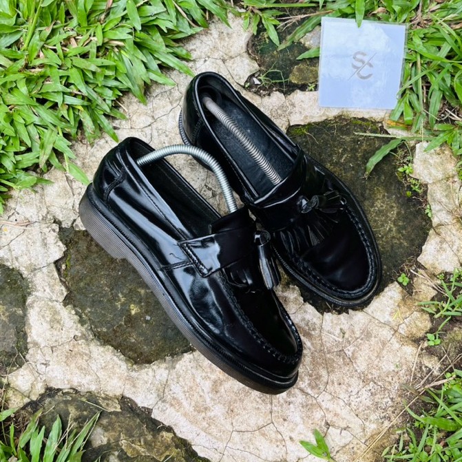 DOCMART ADRIAN TASSEL BLACK