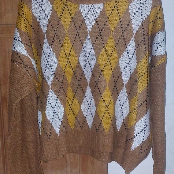 Preloved Sweater GU ketupat